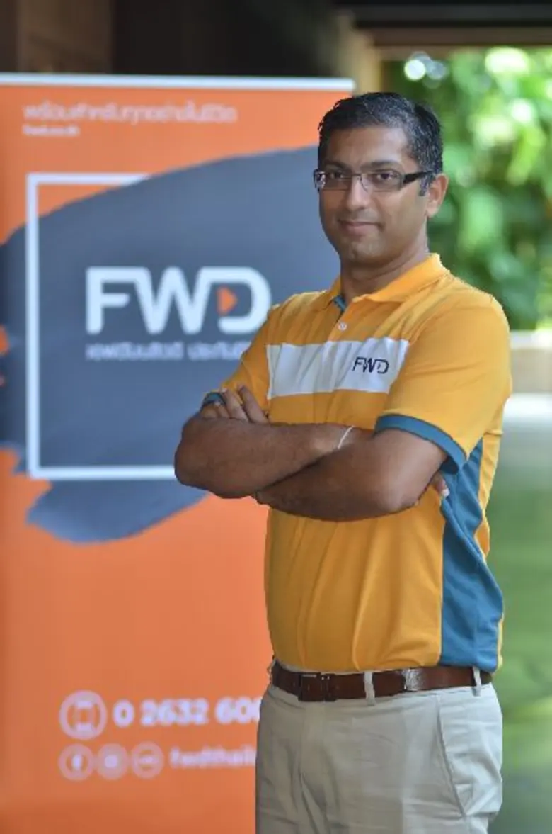 มร. อามาน คาปัวร์ (คนที่ 2 จากซ้าย) ประธา...