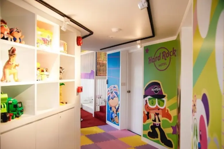 โรงแรมฮาร์ดร็อคพัทยา เปิดตัวคิดส์คลับรูปโ...