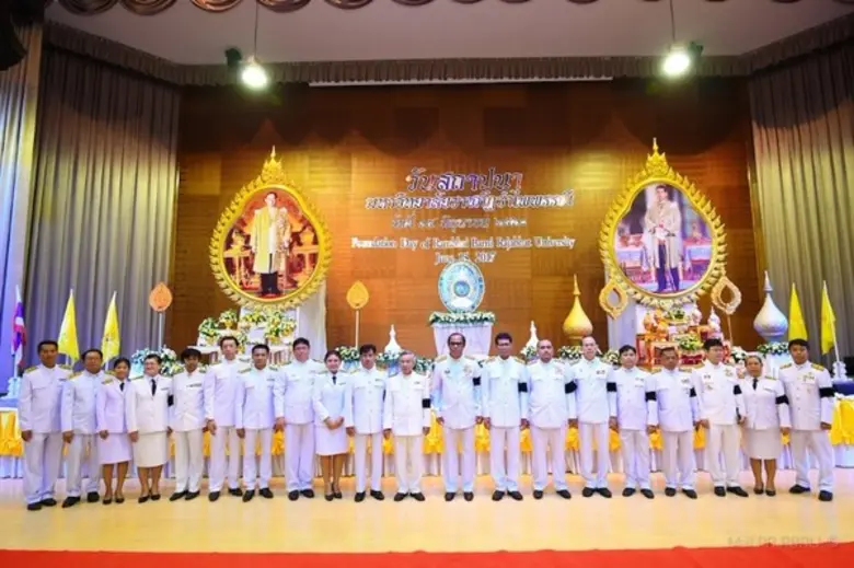 วันที่ 15 มิถุนายน 2560 เวลา 9.00 น. ผู้ช...