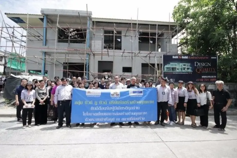 นายวรพจน์ เอี่ยมสุวรรณ กรรมการบริหารสายงา...