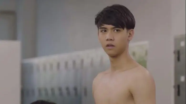 เข้ามาเป็นเด็กใหม่ของสาขามวยปล้ำพร้อมกัน ...