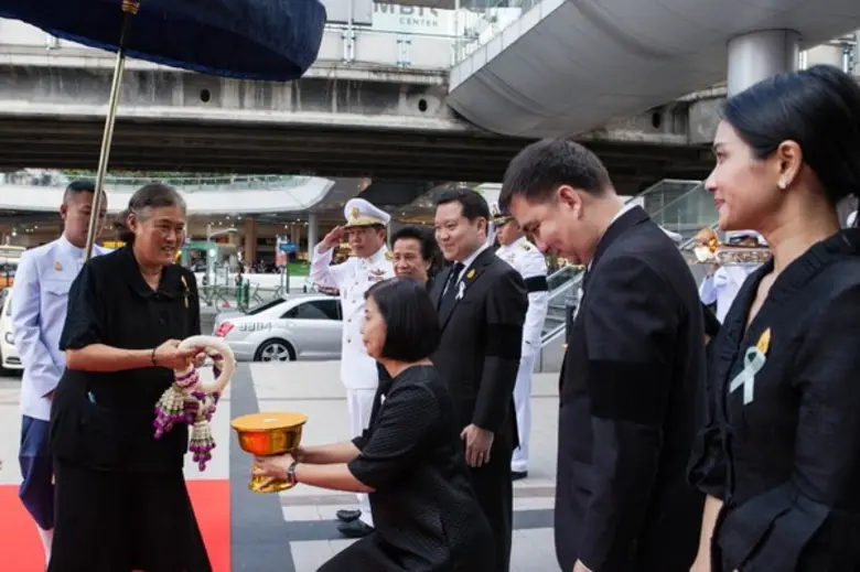 สมเด็จพระเทพรัตนราชสุดาฯ สยามบรมราชกุมารี เสด็จพระราชดำเนินทรงเปิดนิทรรศการและพระราชทานรางวัลในงาน "ศิลปกรรมช้างเผือก ครั้งที่ 6"