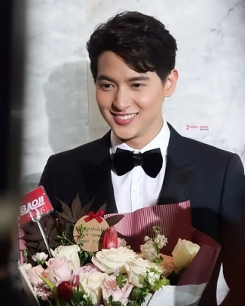 “บาโอจิ” ร่วมแสดงความยินดี “เจมส์จิ” “ปดิวรัดา” คว้าละครไทยยอดนิยมงานคมชัดลึกอวอร์ดฯ