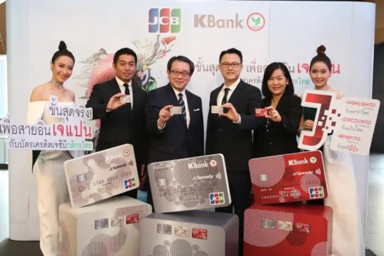 นายพิพิธ เอนกนิธิ (ที่ 3 จากขวา) กรรมการผ...