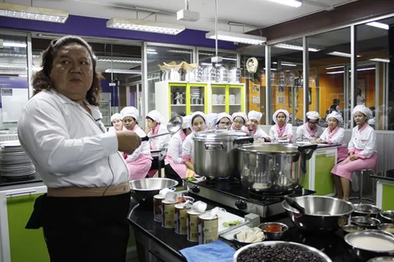 การขาดแคลนเชฟอาหารไทยทั้งในประเทศและต่างป...