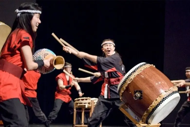การแสดงสดคอนเสิร์ตมหาวิทยาลัยสแตนฟอร์ด ประเทศสหรัฐอเมริกา ณ โรงแรมดุสิตธานี กรุงเทพฯ