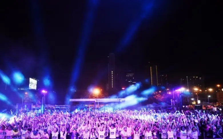 จุดประกายความสนุกให้สุดเหวี่ยงใน “สเก็ตเชอร์ส แบล๊คไลท์ รัน ไทยแลนด์”