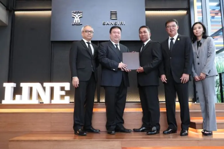 เชื่อมต่อสถานีบีทีเอสหมอชิตและโครงการเดอะ...