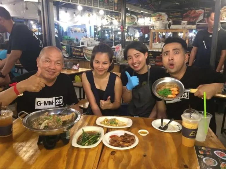 ทีวีไกด์: รายการ “ตลกแหลก” “บอล-ค่อม” พาทัวร์ ไนท์ มาร์เก็ต ใจกลางเมืองหลวง กับ “ตลาดนีออน” ติดตาม ในรายการ “ตลกแหลก” อาทิตย์นี้