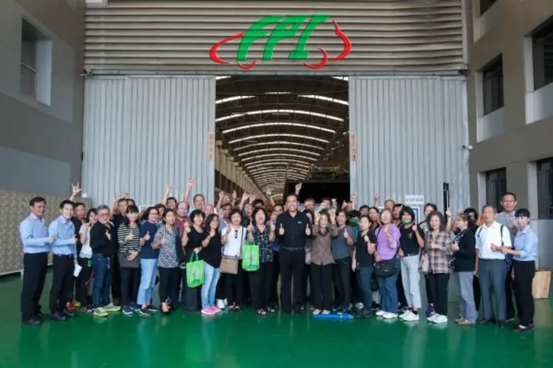 นายสมพล ธนาดำรงศักดิ์ ประธานเจ้าหน้าที่บริหารและกรร...