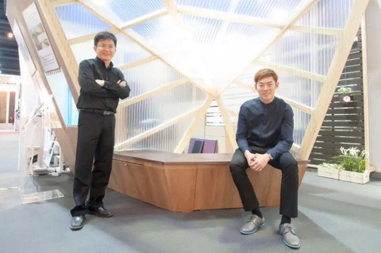 สยามไฟเบอร์กลาสชวนดีไซน์มุมกันแดด รับฝน แบบมินิมอล