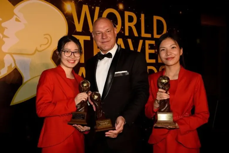 โรงแรมอินเตอร์คอนติเนนตัล กรุงเทพฯ นำโดย ...