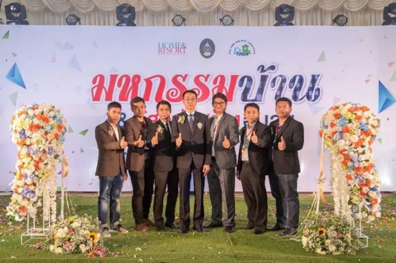 นายไพโรจน์ ทัศนสุวรรณ ผู้จัดการศูนย์รับสร้างบ้านพีด...