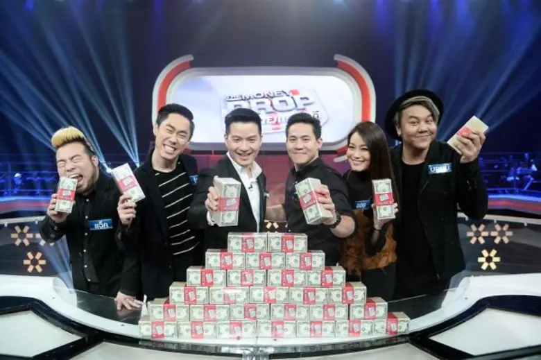 ทีวีไกด์: รายการ “The Money Drop Thailand...เล่นเป็นหมู่” “แอนดี้” ยอมไหว้! “แจ็ค ไรเดอร์” อย่างงาม นำแก๊ง “ดีเจ FM ONE” เปิดเกมวางเงินฉลุย!!