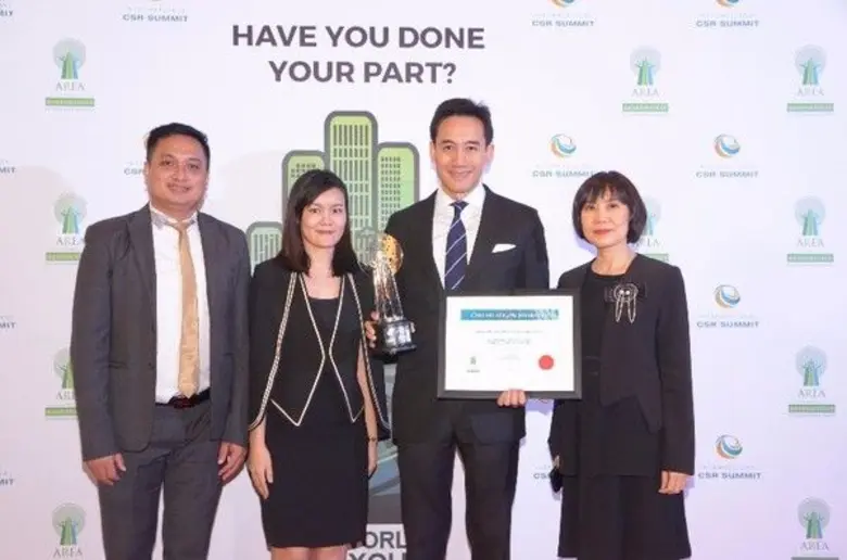 คุณกมลสุทธิ์ ทัพพะรังสี (ที่สองจากขวา) ผู...