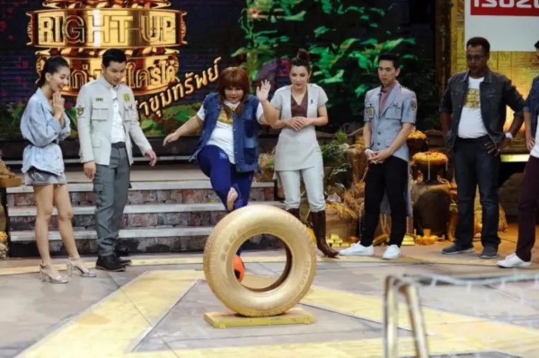 ทีวีไกด์: รายการ “STEP RIGHT UP ใครเก่ง...ใครได้ ล่าขุมทรัพย์” “มอริส เค” จ้วงไม่ยั้ง!! หวังปาโดนเป้า