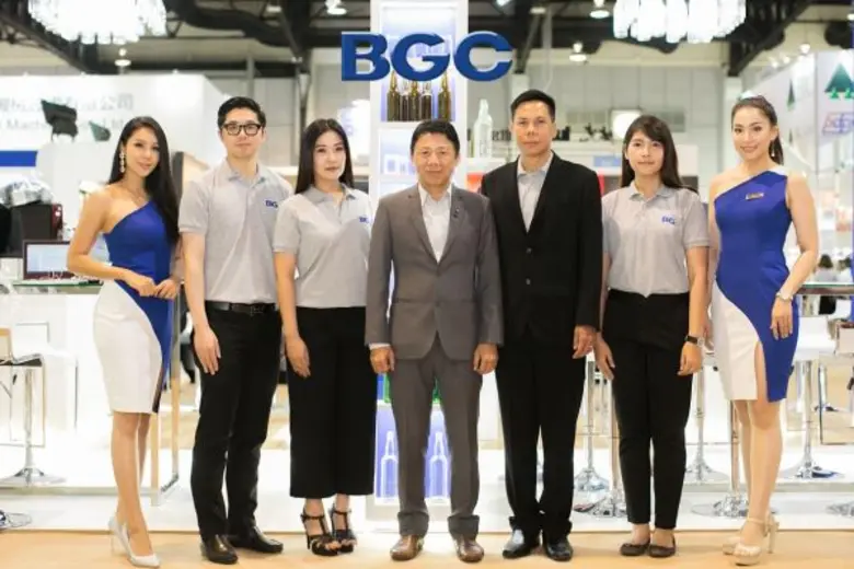 นายศุภสิน ลีลาฤทธิ์ (กลาง) รองกรรมการผู้จ...