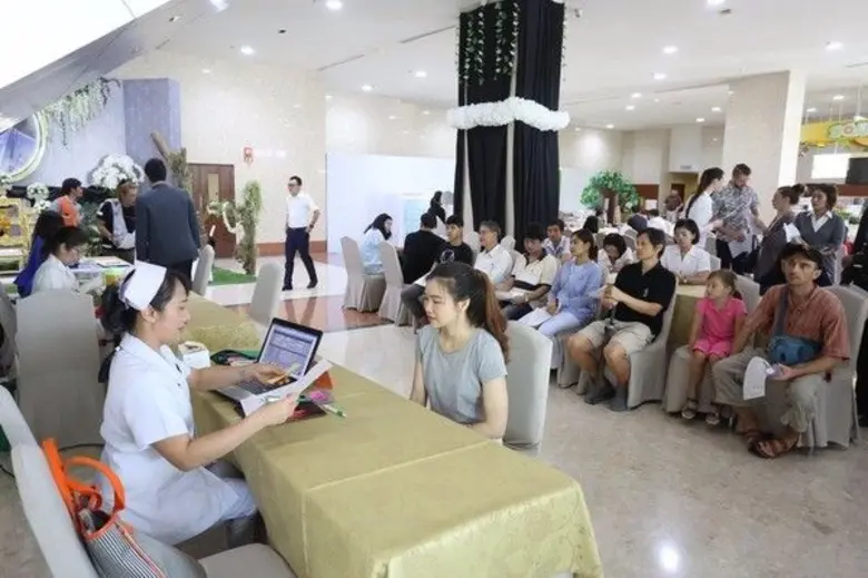 โรงพยาบาลกรุงเทพพัทยา ร่วมกับโรงพยาบาลสมเ...