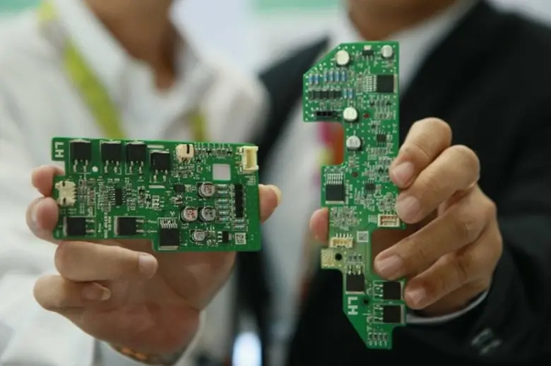 อินฟิเนียน เทคโนโลยีส์ เอเชีย แปซิฟิก จับ...