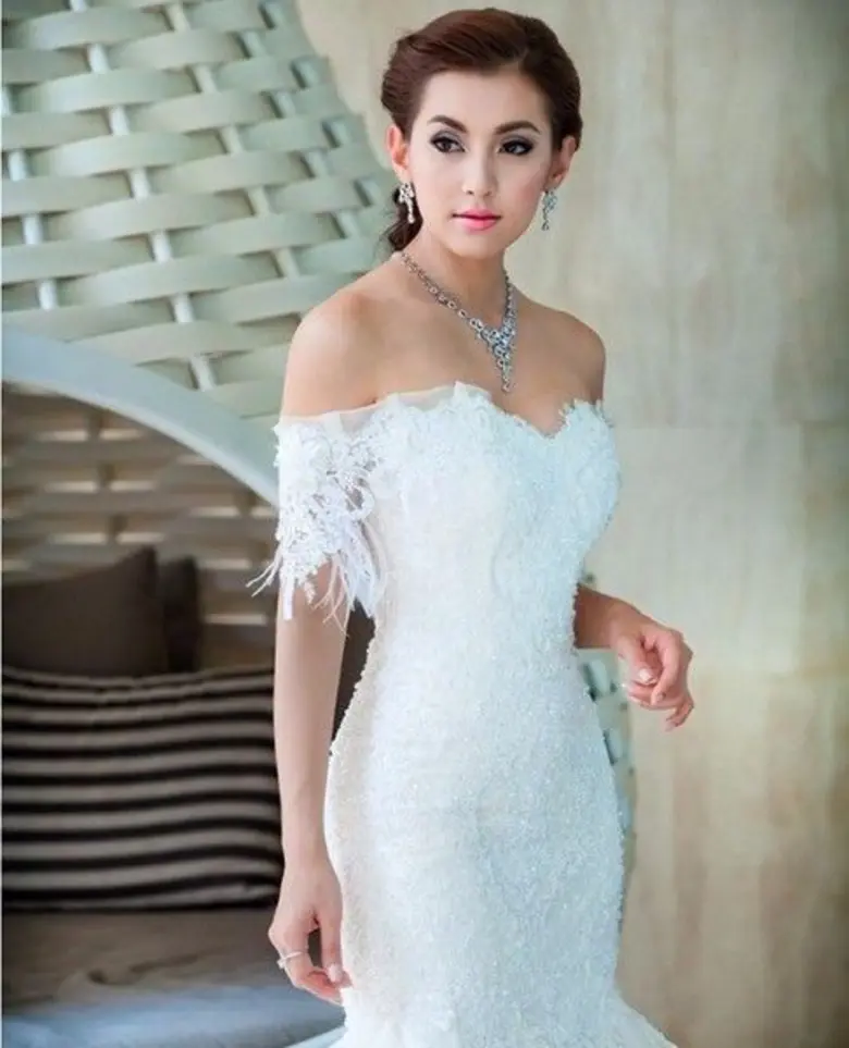 The SiS Clinic ตอกย้ำความปัง กับการเปิดสาขาใหม่อีกครั้ง มาพบกับสองหนุ่มผู้บริหารสุดหล่อรุ่นใหม่และนางเอกสาวสวยสุดฮอต “เบลล่า ราณี แคมเปน”