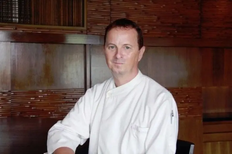 ไมเคิล ชลูเตอร์ ผู้จัดการทั่วไปโรงแรมรอยั...