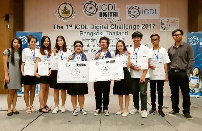 นักศึกษามหาวิทยาลัยเอเชียอาคเนย์ เป็นตัวแ...