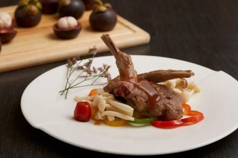 ห้องอาหารจีน หลิว โรงแรมคอนราด กรุงเทพฯ ต...