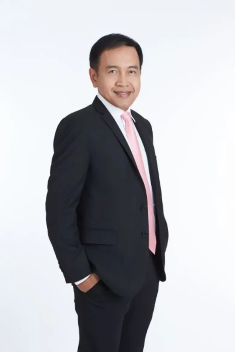 นายนพดล ปิ่นสุภา รองกรรมการผู้จัดการใหญ่ห...