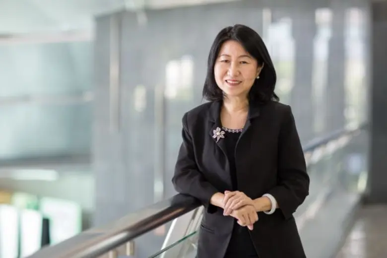 นางศิริพร นพวัฒนวงศ์ ผู้ช่วยกรรมการผู้จัด...