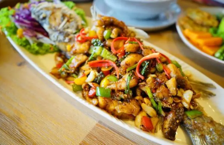 ซิมพลี วี ชวนฉลองรับปริญญา “อิ่มคุ้ม ฉลองเสื้อครุย” มอบส่วนลด 10% ตั้งแต่บัดนี้เป็นต้นไป