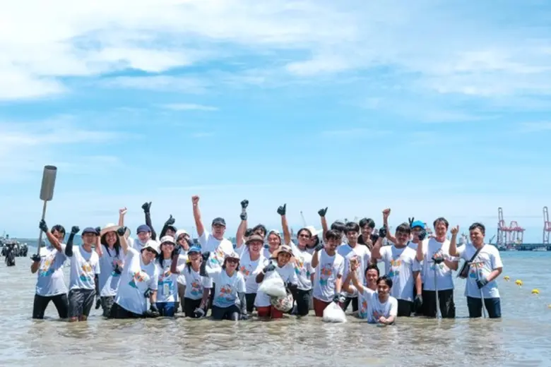 กลุ่มบริษัท ACC แสดงพลังอนุรักษ์'ปลูก'หญ้...