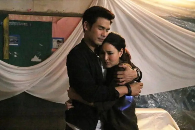 ตั้งโอ๋ (พอลลี่-พรพรรณ รัตนหิรัญญา) กอดลา...