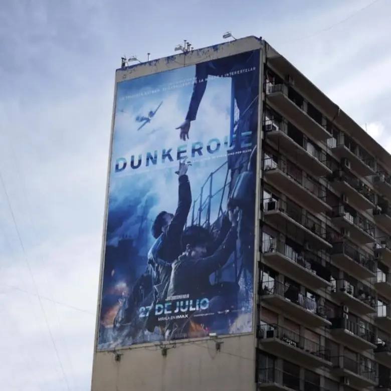 "เราจะไม่มีวันยอมแพ้" ภาพโฆษณาสุดอลังการใ...