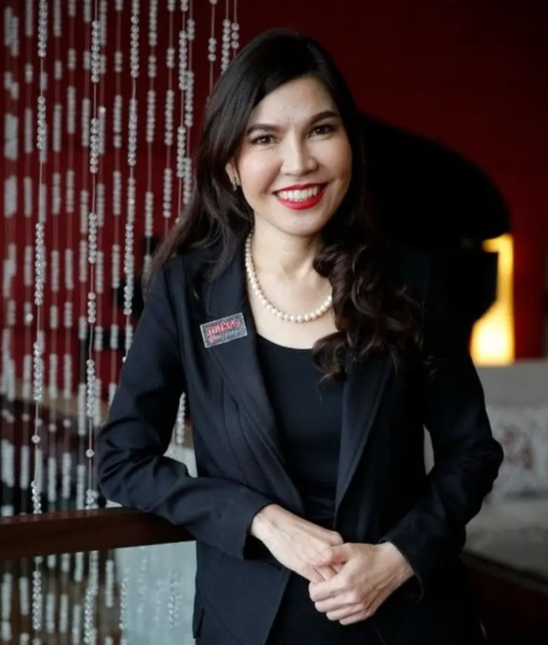 คุณศิริพร เดชสิงห์ รองประธานเจ้าหน้าที่บร...