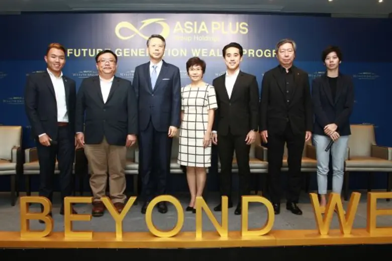 ดร.ก้องเกียรติ โอภาสวงการ ประธานกรรมการบร...