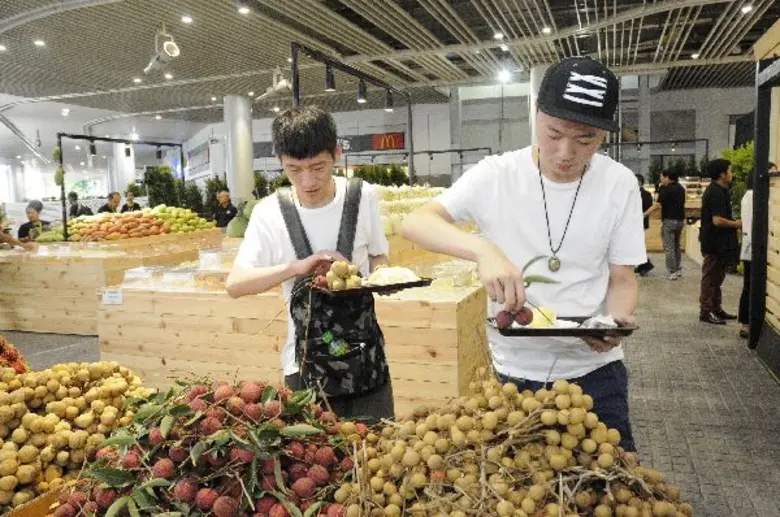 กระทรวงพาณิชย์ จับมือ เอ็ม บี เค เซ็นเตอร์ เดินหน้าขับเคลื่อนเศรษฐกิจ ยกขบวนผลผลิตจากสวนทั่วไทย จัดเทศกาลบุฟเฟ่ต์ทุเรียนและผลไม้ครั้งใหญ่ใจกลางเมือง