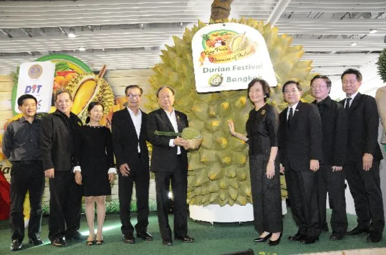 กระทรวงพาณิชย์ จับมือ เอ็ม บี เค เซ็นเตอร์ เดินหน้าขับเคลื่อนเศรษฐกิจ ยกขบวนผลผลิตจากสวนทั่วไทย จัดเทศกาลบุฟเฟ่ต์ทุเรียนและผลไม้ครั้งใหญ่ใจกลางเมือง