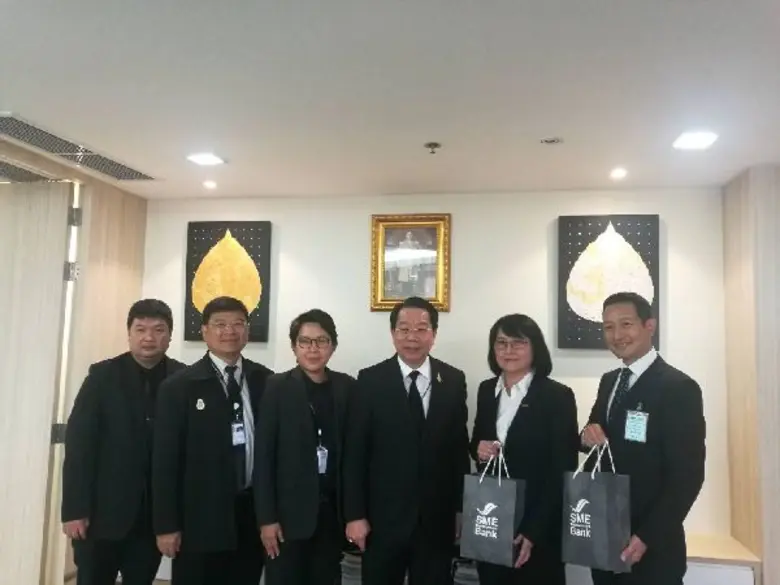 นางนลินี งามเศรษฐมาศ (ที่ 2 จากขวา) ประธา...