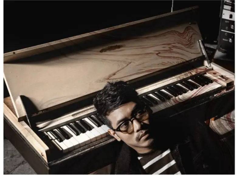 หลังจากปล่อยซิงเกิลแรก "ทำได้แค่เศร้า" มา...