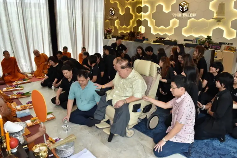 นายภูมินทร์ ปิยะวานิชย์ ประธานกรรมการ นาย...