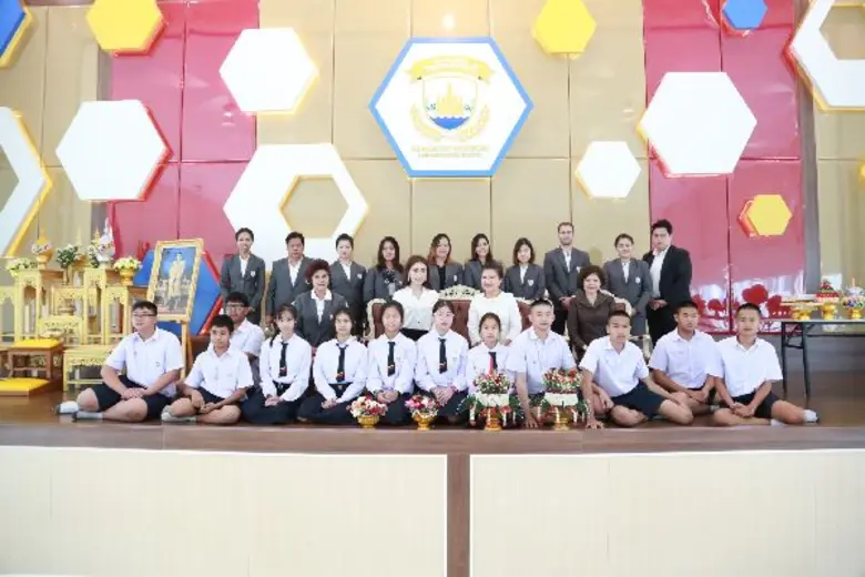 ผศ.ดร.บังอร เบ็ญจาธิกุล อธิการบดี ม.กรุงเ...