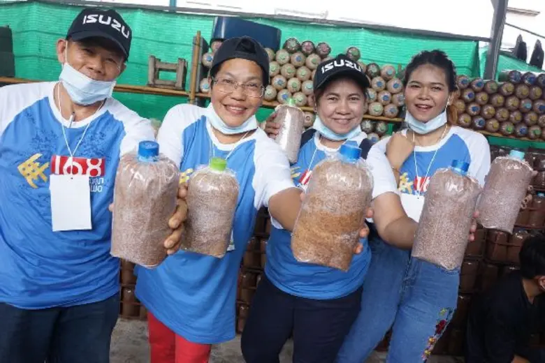 “จ๊ะจ๋า – ภัทร” พาแฟนๆ รายการ 168 ชั่วโมง ร่วมสนุกสนานกับการเดินทางไปเรียนรู้การเพาะเห็ด