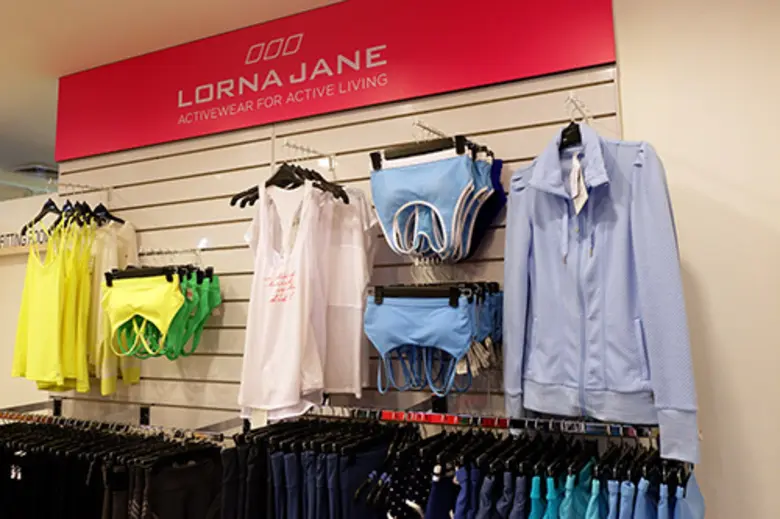 ลอร์น่า เจน แบรนด์เสื้อผ้าออกกำลังกายชั้นนำเปิดเอาท์เล็ทใจกลางเมือง