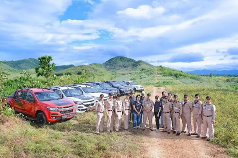 โรงเรียน "SPIRIT 4x4" จัดอบรมการขับรถขับเ...