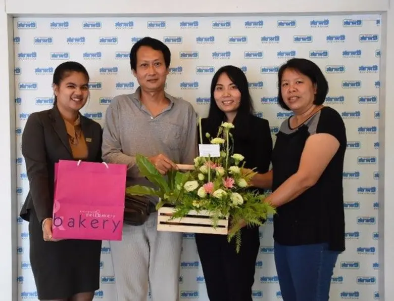 ฝ่ายประชาสัมพันธ์โรงแรมริชมอนด์ เข้าพบท่า...