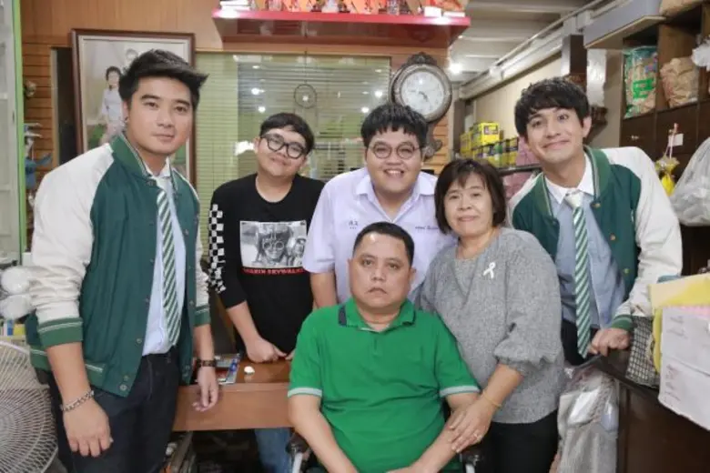 ทีวีไกด์: รายการ “รถโรงเรียน High School Reunion” “โดม” ย้อนวีรกรรมสุดแสบ “โรงหนังหลังห้องเรียน” ใน “รถโรงเรียน High School Reunion” 2 ก.ค.นี้