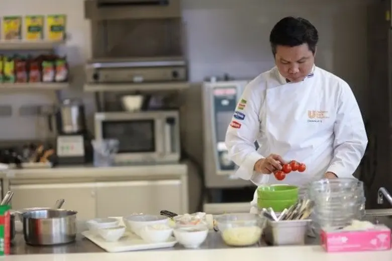 "รู้เขารู้เรา รบร้อยครั้งชนะร้อยครั้ง" เร...