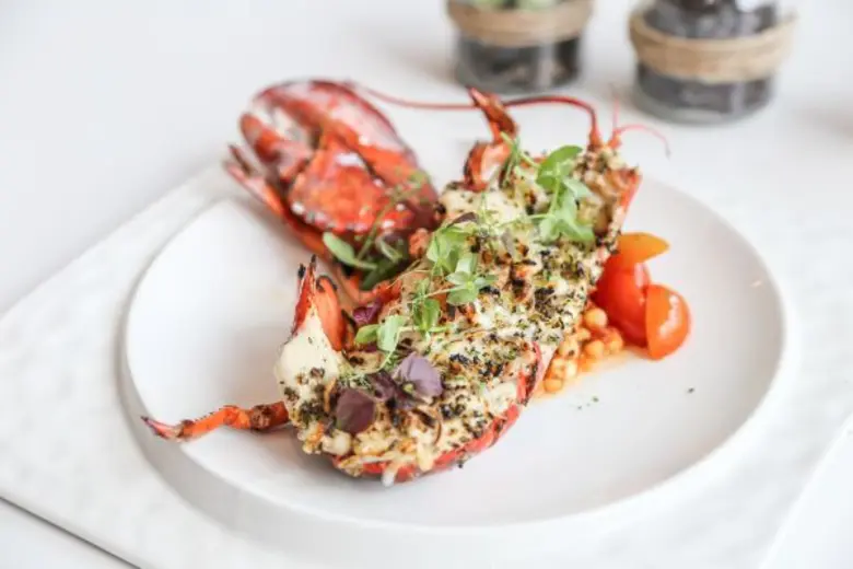 ห้องอาหารเลเทส เรซิพี โรงแรมเลอ เมอริเดีย...