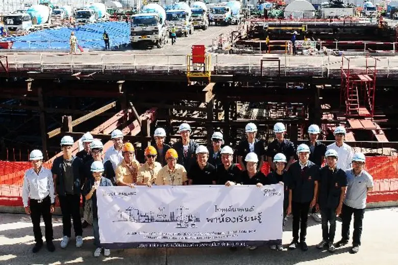 นายธนพล ศิริธนชัย ประธานอำนวยการ บริษัท แ...