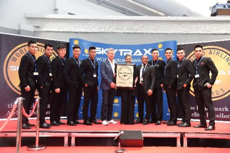 แอร์เอเชียได้รับโหวตจัดอันดับจากสกายแทรกซ...